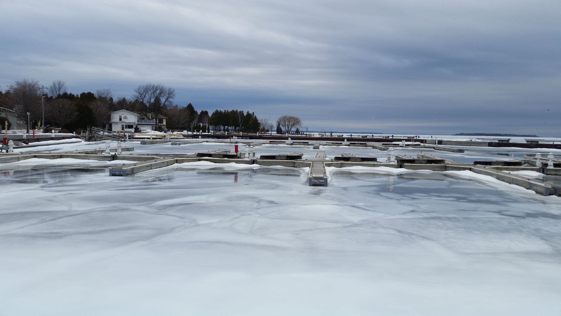 Frozen docks