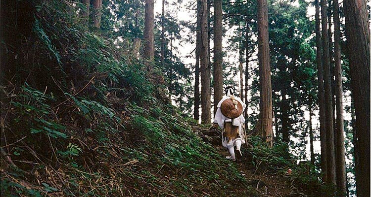 BP1016FEAT_MONK_OPENER_smdate Mt. Omine