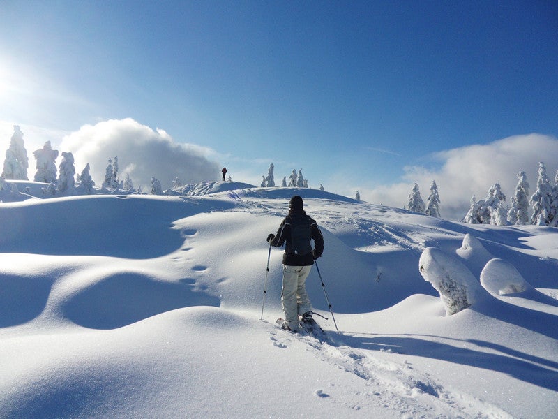 How to Beat the Cold While Hiking in Winter