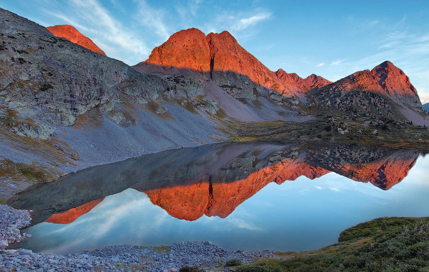 BP0817FEAT_EXTREMES_RockLakeMichaelGreene_gn Wild hikes Rock Creek Lake, Weminuche Wilderness, CO