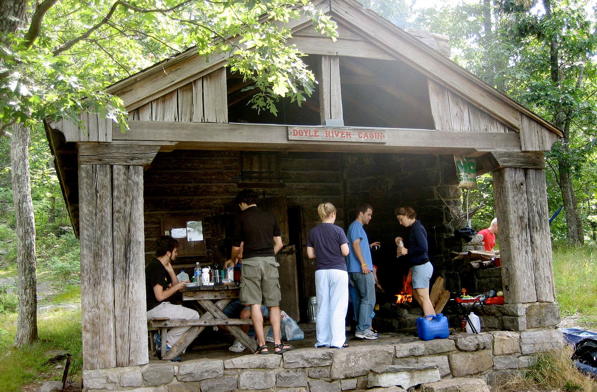 BP1017FEAT_HUTS_DoyelsInset_SarahOliver Doyles River Cabin hut