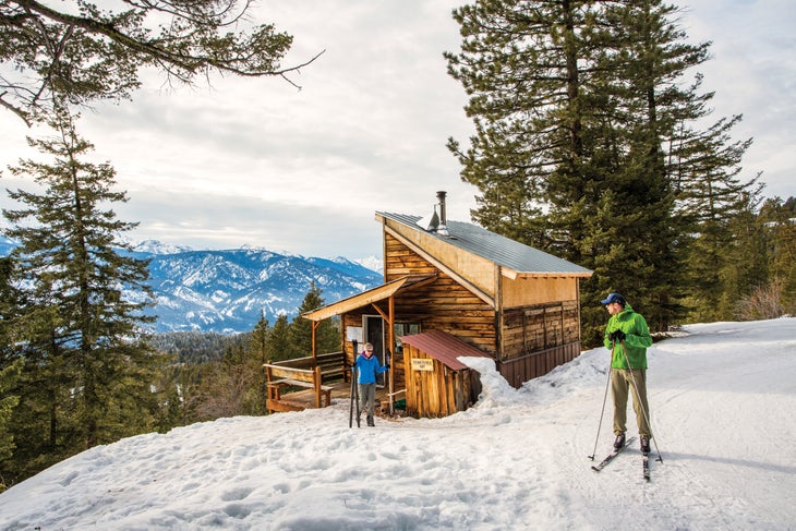 8 Best Winter Hiking Trails in the U.S