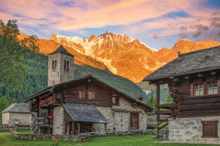 BP0118FEAT_SWITZ_AlamyK7KNRT Beginner hikes in the Alps—Monte Rosa