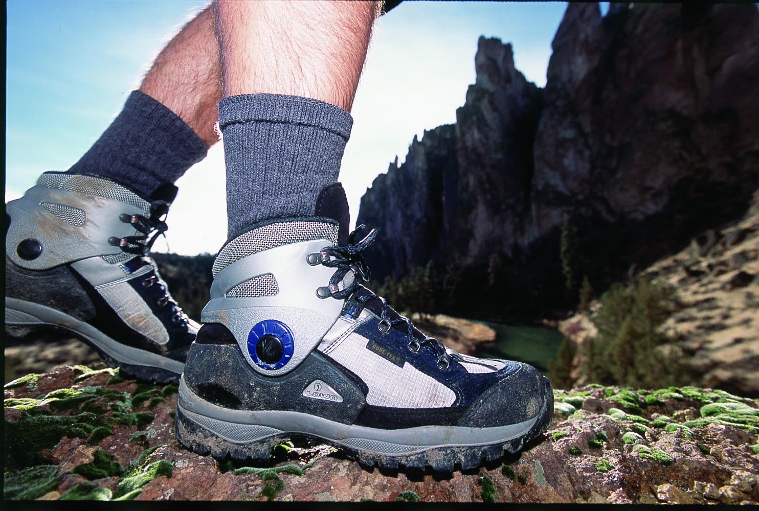 2004_EDCH20 copy editors choice 2004 lowa boots