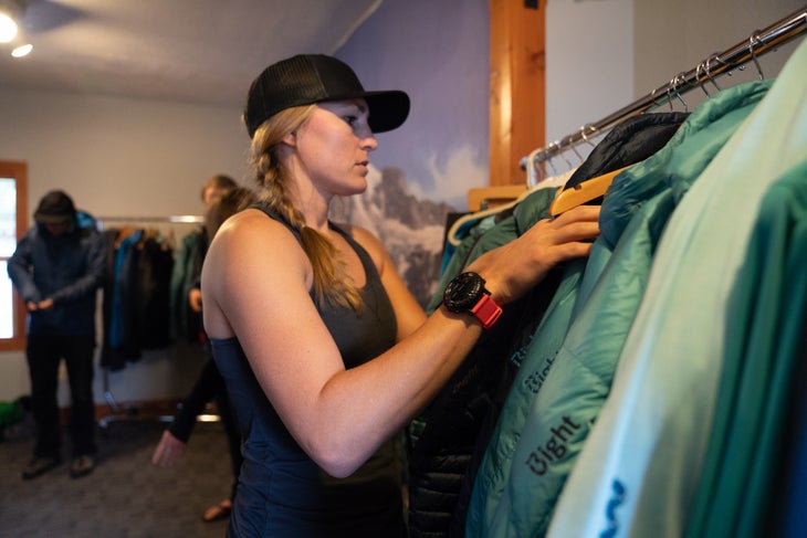 3_BightGuideMeeting0518-19 RMI Guide Jess Matthews looks at Bight Gear product.