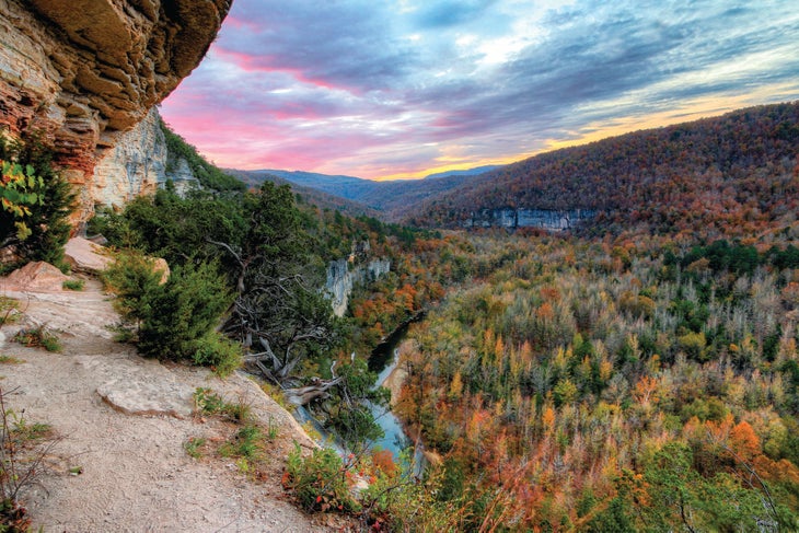 1018FEAT_WalkTheLine_ArkansasGoatTrailJODonnell High ledges Goat Trail