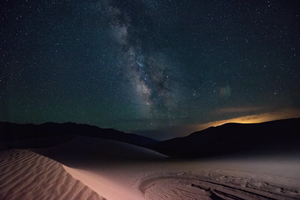 OUTDOOR NIGHT SKIES – LIGHT PAINTING