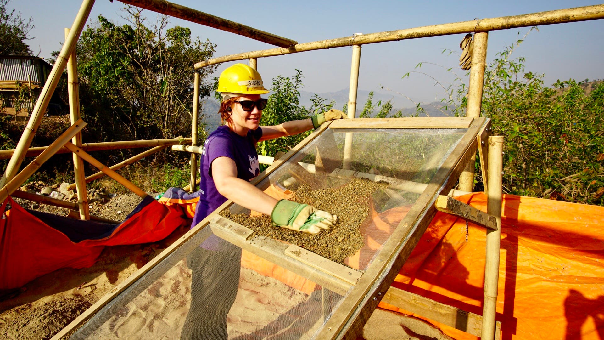 *LRG__DSC0386 sifting sand