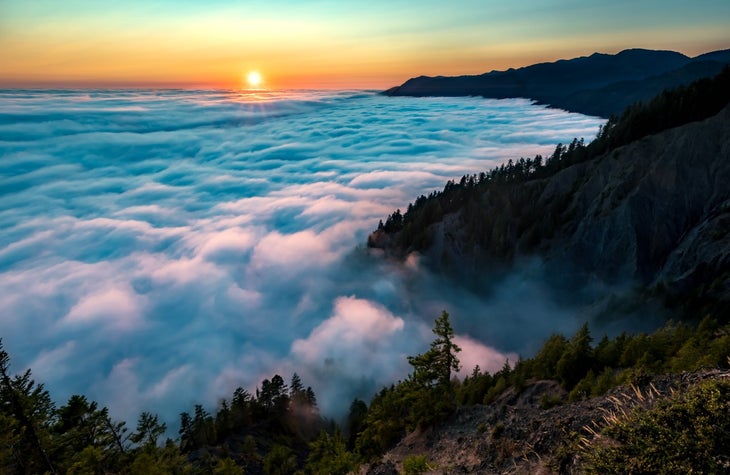 Oregon sunset in mountains