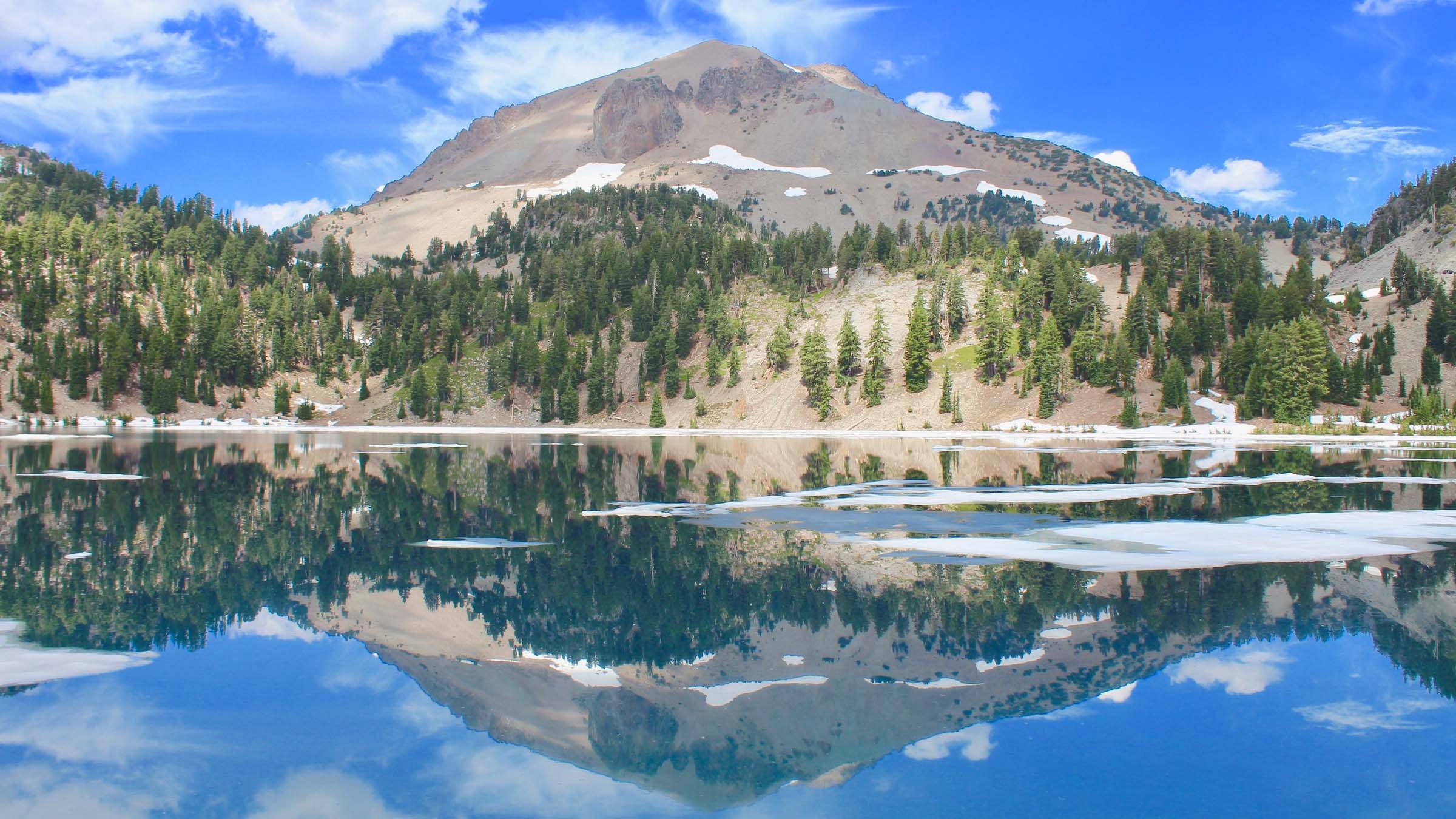 Lassen Volcanic National Park Attractions: Hikes, Lakes, Caves and  Geothermal Areas - California Through My Lens