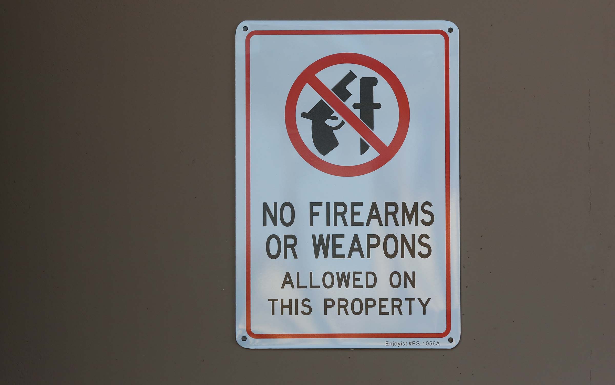 no guns sign