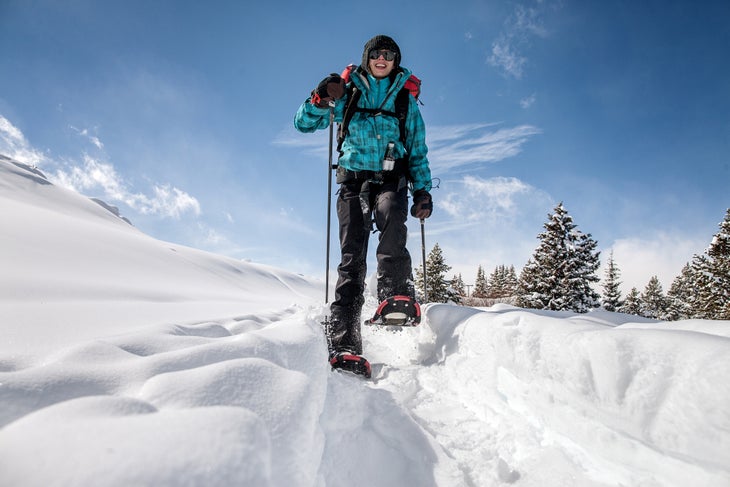 How to Choose Between Microspikes, Crampons, and Snowshoes for Winter Hikes  - Backpacker