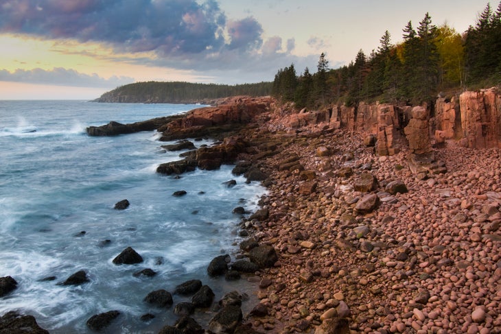 Hiking along the coast of Acadia