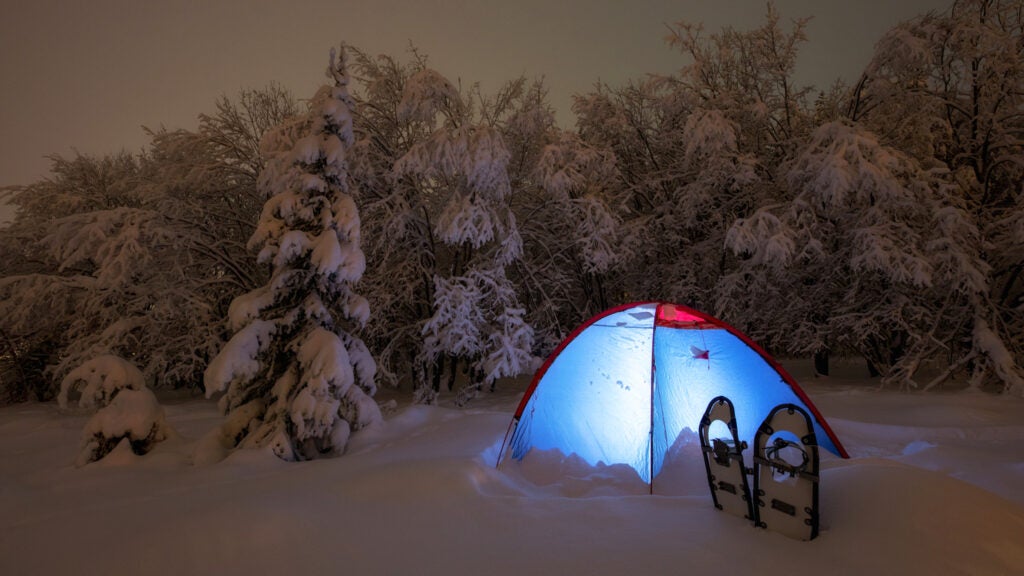 Tent in outlet snow