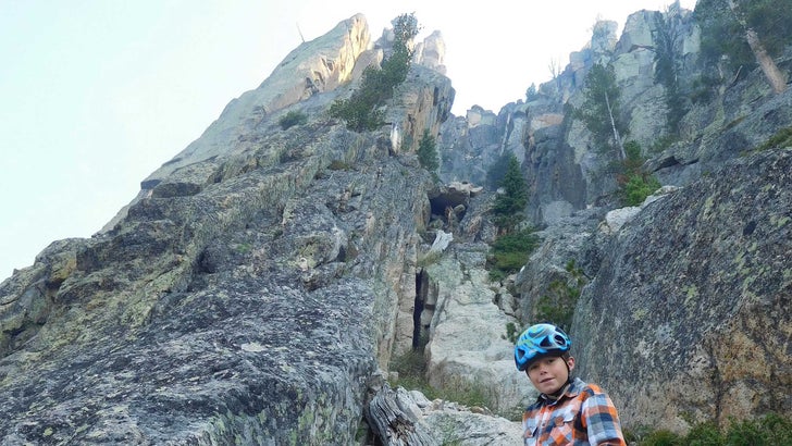 Charlie-Base-of-Twin-Towers-Climb-Bighorn-Crags