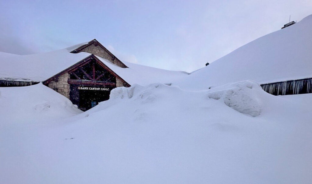 NextImg:No Rim-to-Rim This Spring: Grand Canyon Snow Closure Sends Hikers Scrambling