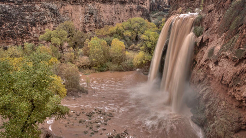 Close Call of the Week Hikers Escape A Havasupai Flash Flood Backpacker