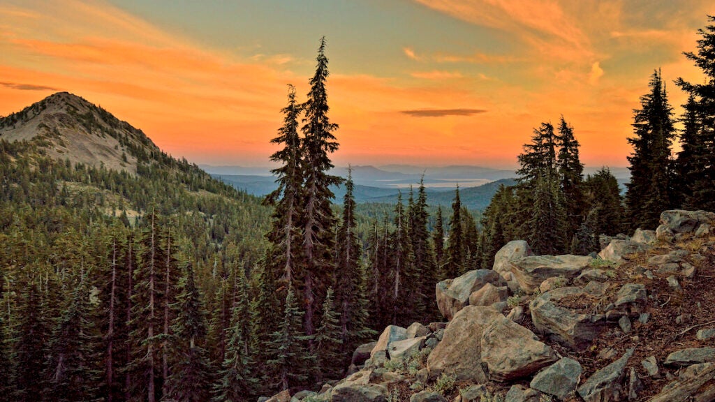NextImg:Skip the National Park Crowds and Hit These 6 Trails Near ‘The Sunniest City in California’ Instead