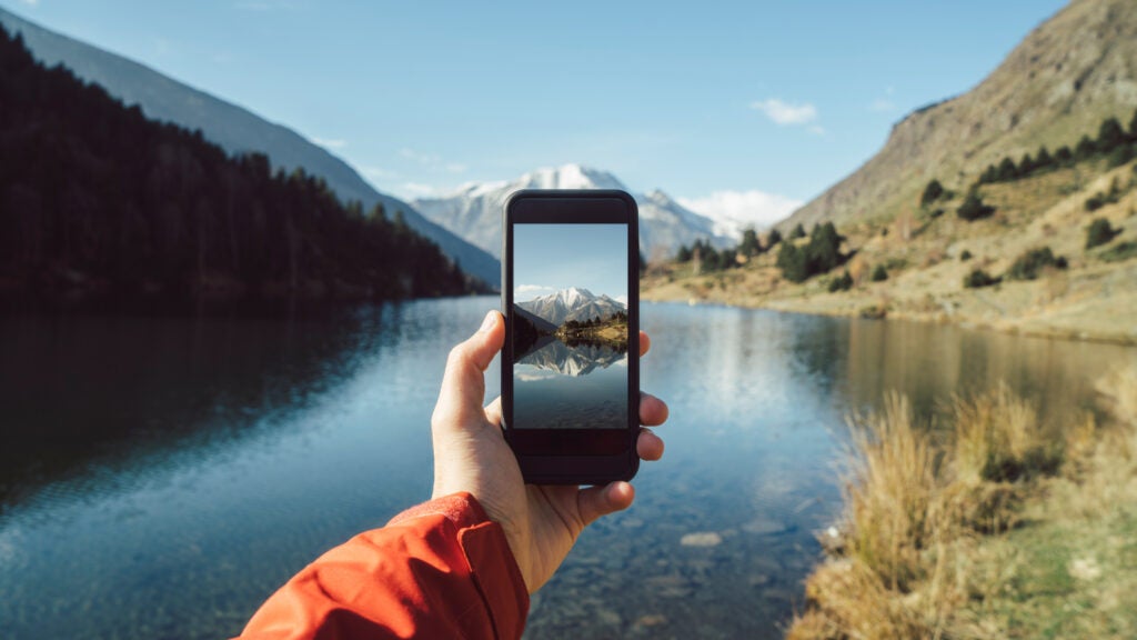 NextImg:Is There a Right Way to Post About Your Hike on Social Media?
