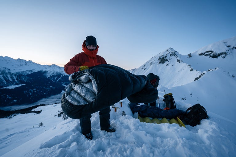 How to Survive in the Cold, According to a Military S.E.R.E. Instructor ...