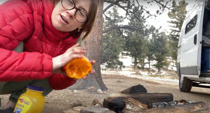 Cooking eggs in a hollow bell pepper