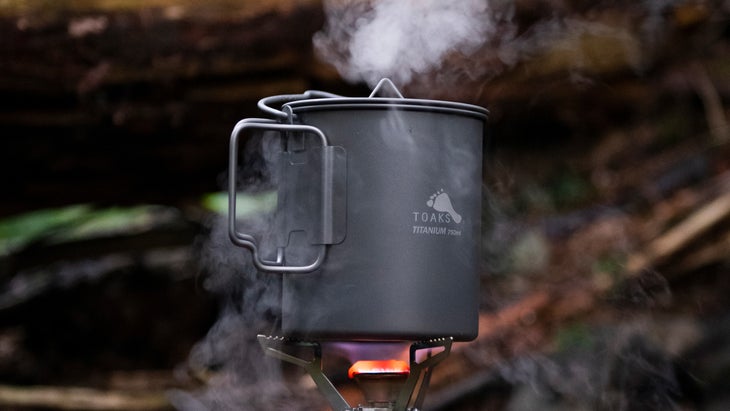 Toaks Titanium 750ml Pot with Bail Handle backpacking pots and pans