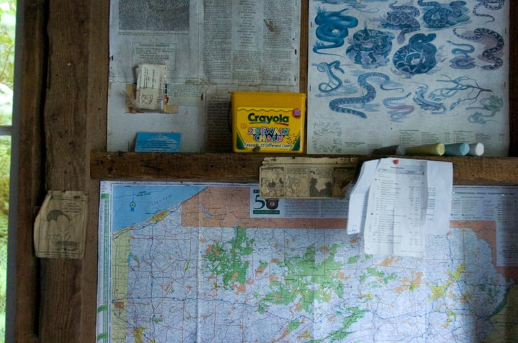 Eckville shelter wall