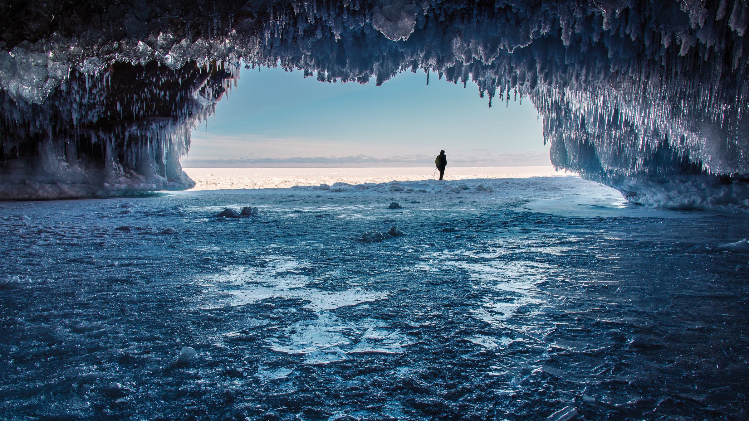 Apostle Islands Ice Caves Open to Hikers for First Time in a Decade ...