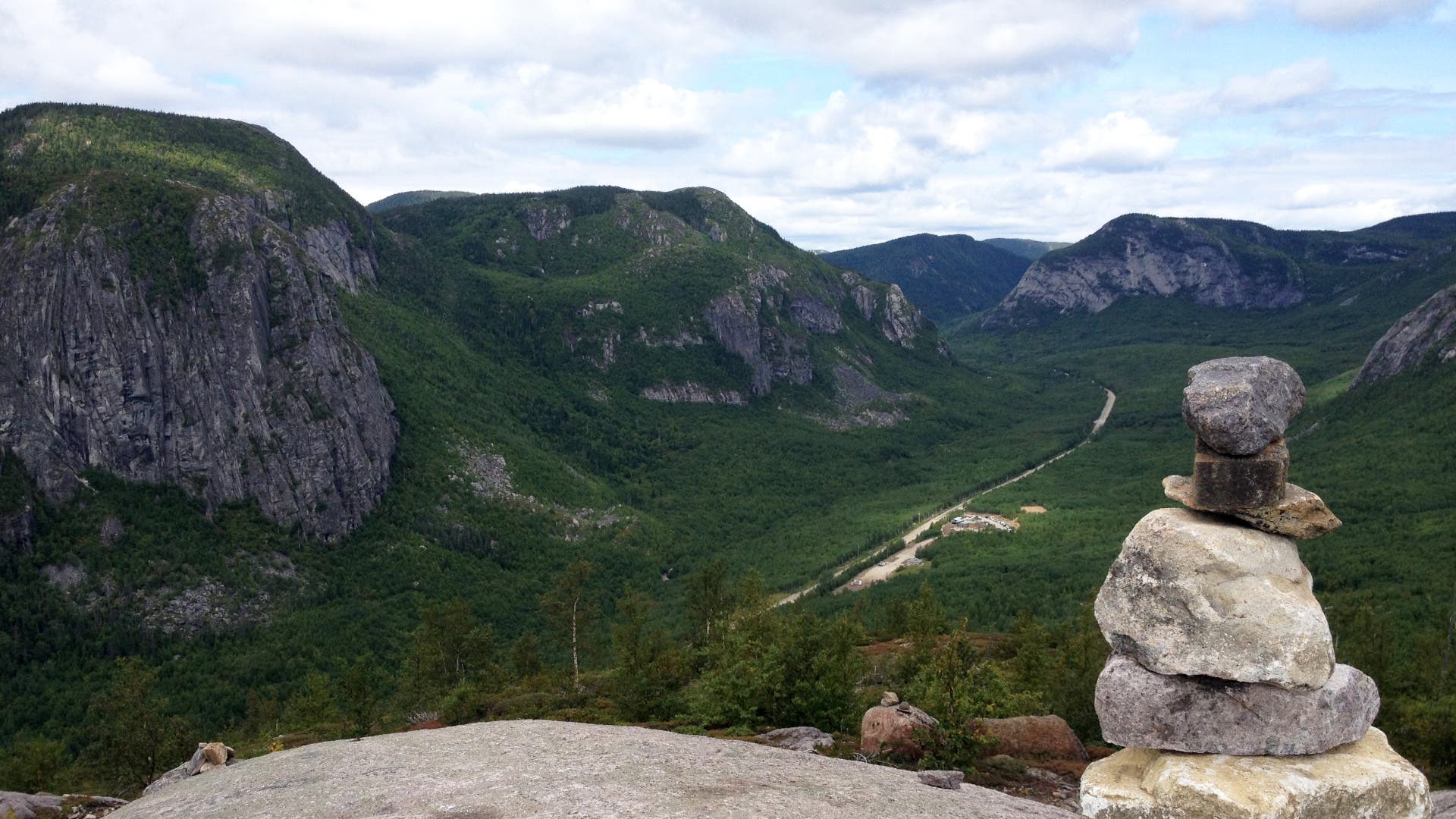 10 Family-Friendly Quebec Hikes to Waterfalls, Peaks, and Magical Forests