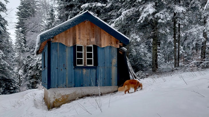 france-huts-winter-overnight-hiking